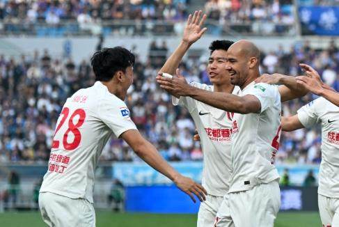 世俱杯投注-【中超】罗慕洛双响费利佩2传1射 蓉城客场5比1海牛