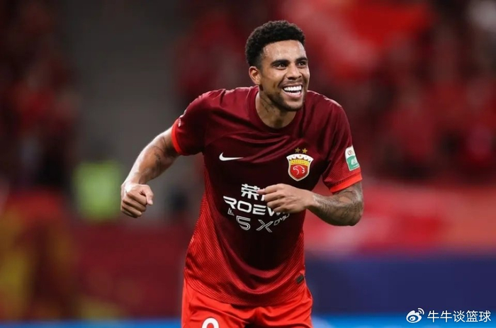 世俱杯-淘到宝了！前中超铜靴自由身加盟河南队，或成上海海港夺冠的大麻烦|古斯塔沃|高中锋|路易斯-古斯塔沃|亚冠|广岛三箭_新浪体育_新浪新闻